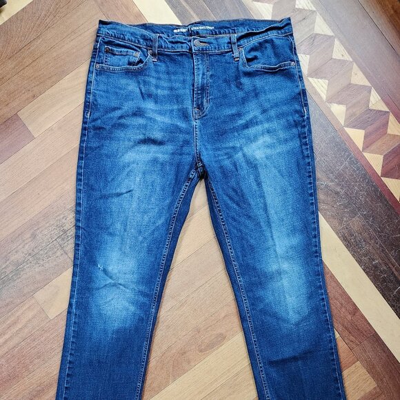 Old Navy Medium Wash Straight Leg Jeans Size 38x34 - Picture 2 of 15